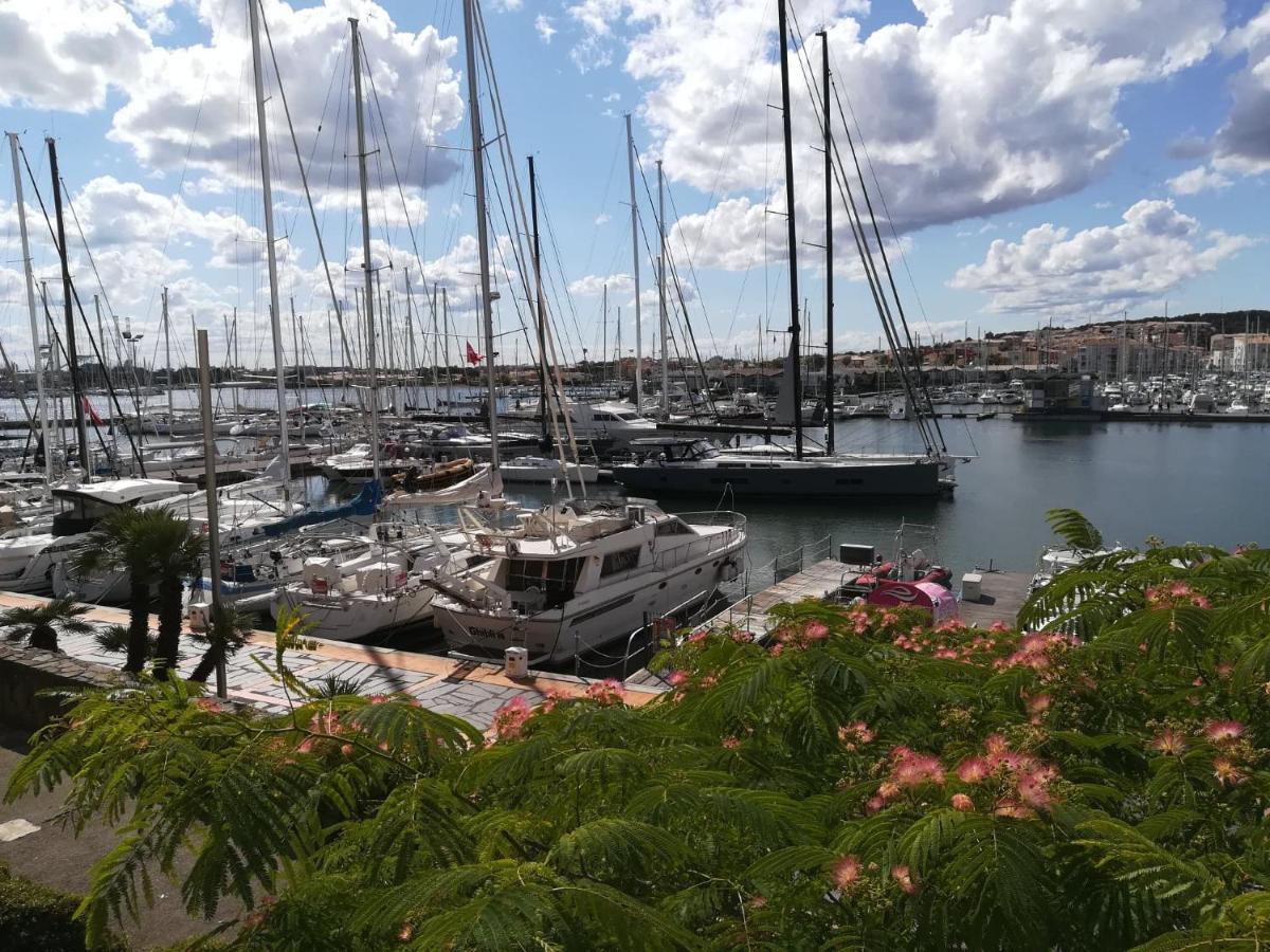 Appartement 1Ere Ligne Vue Port Avec Balcon, Piscine Agde Kültér fotó